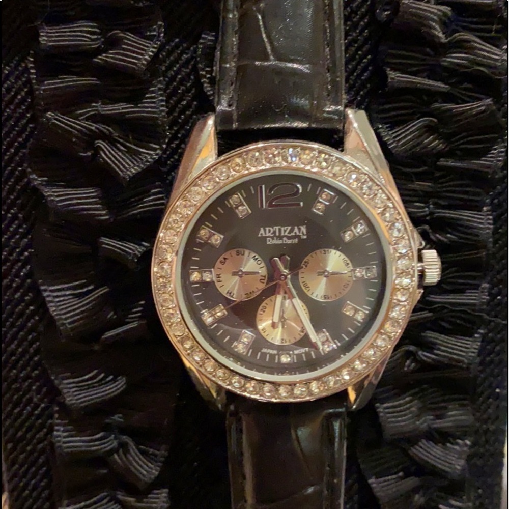 ARTISAN NWT Watch w/ crystals & crocodile pattern!